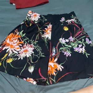 Flower Design Shorts H&M size XS